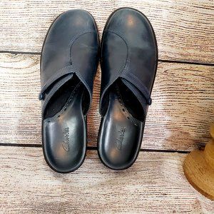 Clarks Navy Blue Leather Upper Size 6.5 M